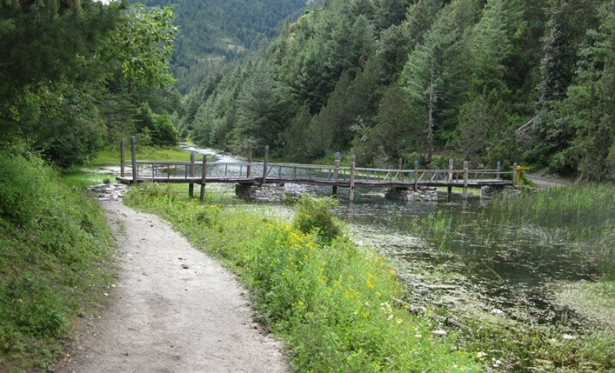 The wooden bridge to the road to Bajura