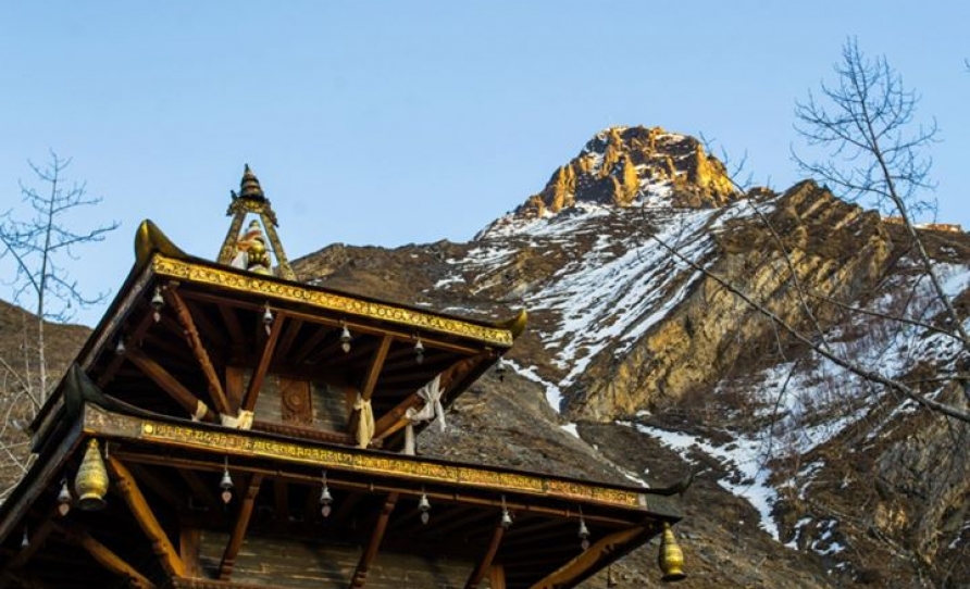 Muktinath temple below Nilgiri Mountain